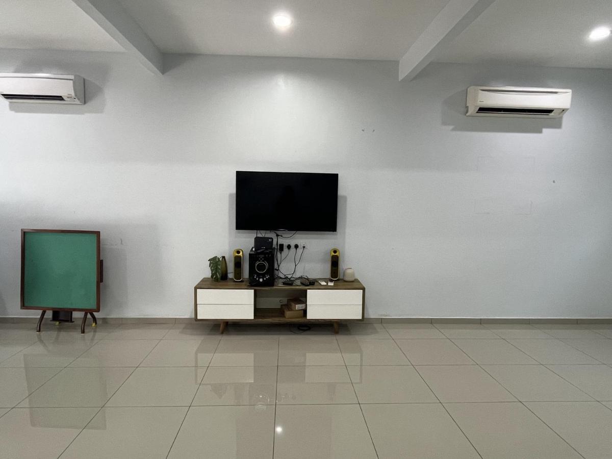 Low Season Promotion! 4B12B Max 19 Pax Party House Ipoh Bagian luar foto