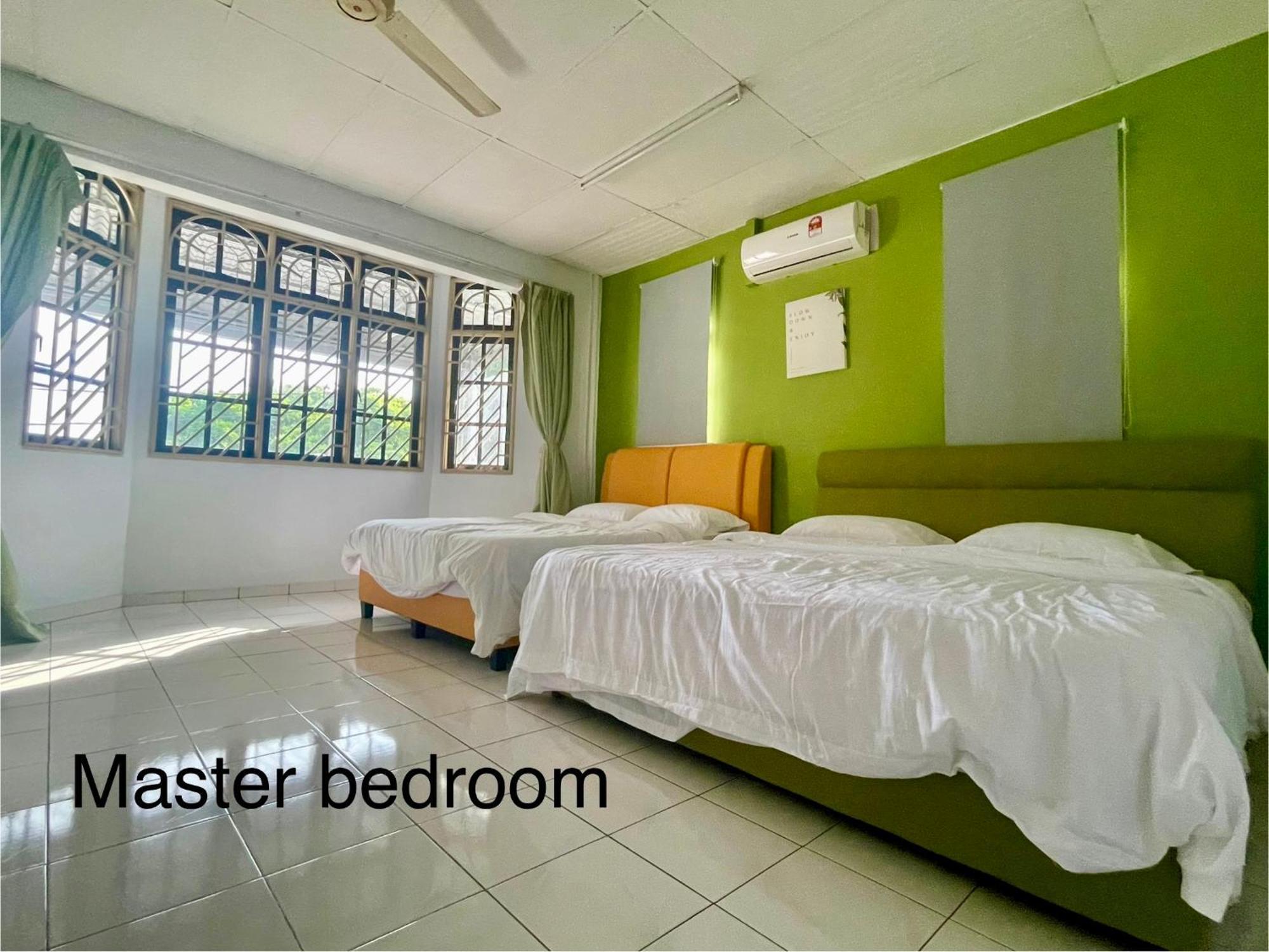 Low Season Promotion! 4B12B Max 19 Pax Party House Ipoh Bagian luar foto